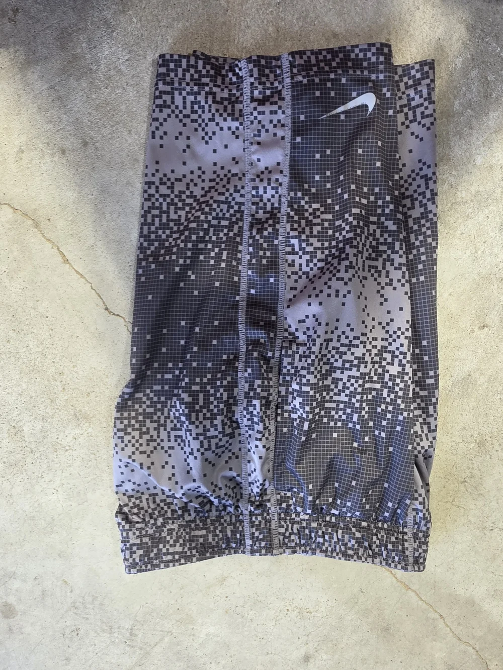 Nike Dri-FIT Boys Small Gray Pixel Print Athletic Basketball Shorts